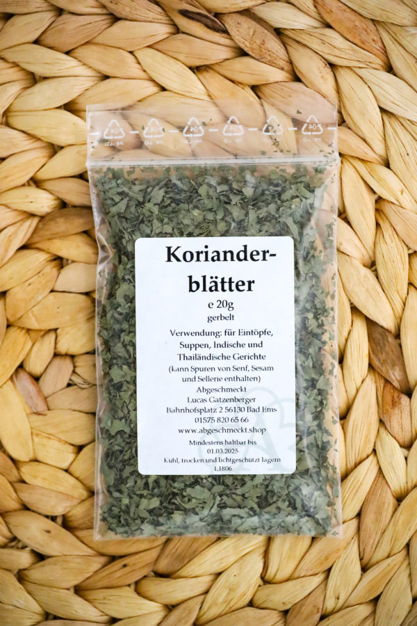 Korianderblätter